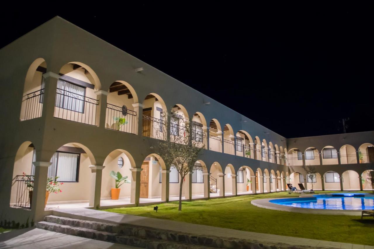 Готель Real De Corralejo Alcocer Екстер'єр фото
